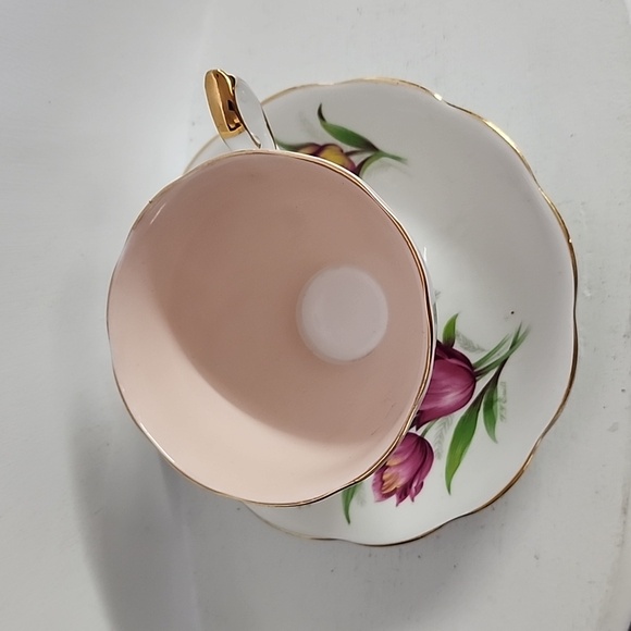 Royal Standard Tea Cup & saucer, Pink on White Pedestal Tea Cup very rare - Picture 9 of 9